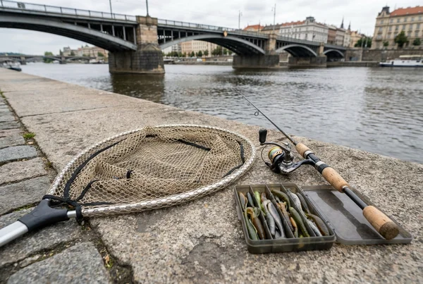 Gummifisch auf zander richtig führen im fluss in der Praxis
