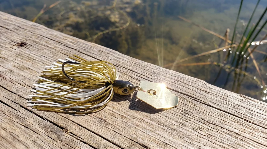 Inzite Blader Bladed Jig 10 g – Haken 3/0 – Golden Coconut – Starke Vibration & Trailerfähig - Für jedes Raubfisch-Revier